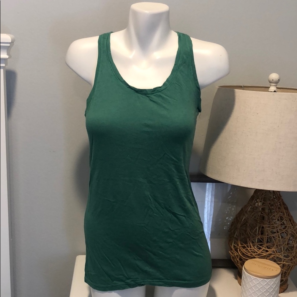 Realitee Green Tank Top - medium (needs ironing)